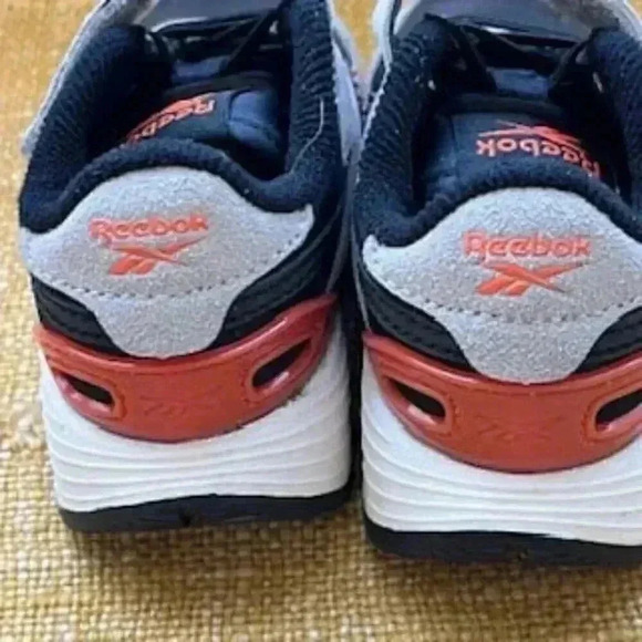 Reebok Slip On Velcro Strap Vegan Suede Sneakers Toddler Boys shoes Sz 5 - Picture 6 of 8